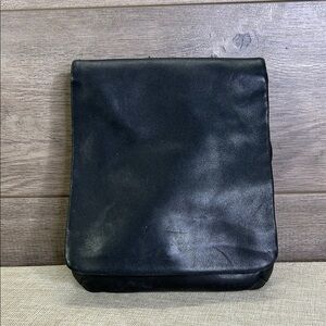 Coach vintage Chelsea saddle crossbody black leather saddle flap bag purse 9473